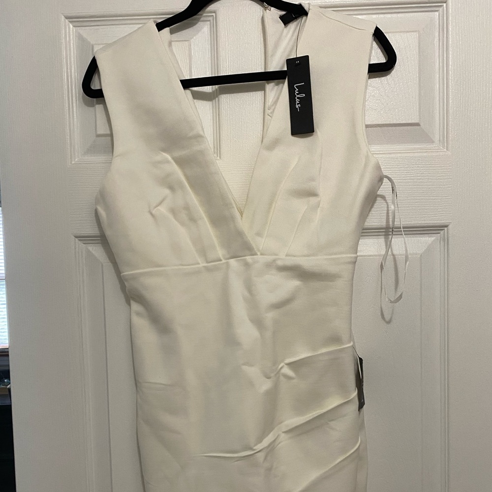Lulus dress. Color:White Size:Medium. I also have this dress in black w/o tags
